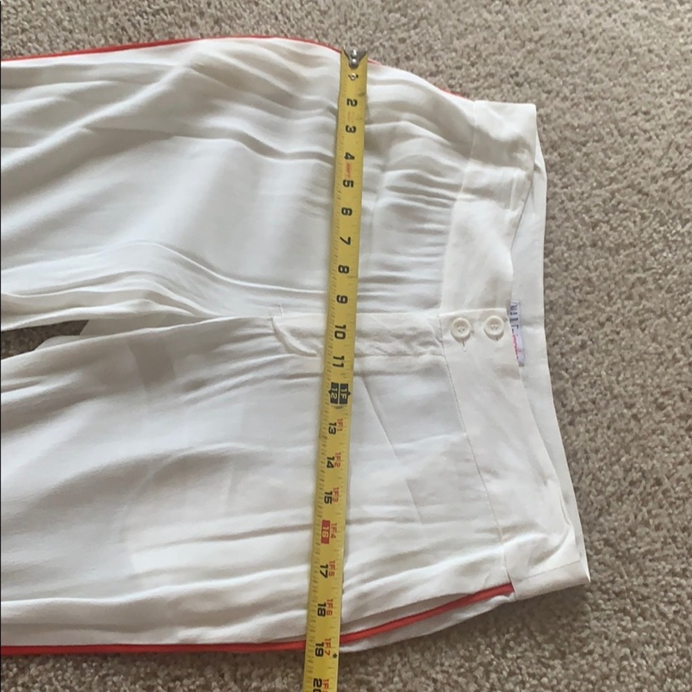 White/Ivory with orange/red trim size 6 - Picture 14 of 16